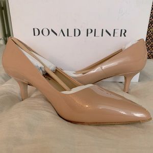 BRAND NEW - Donald Pliner - Tabi Patent Pump - blush - size 37.5